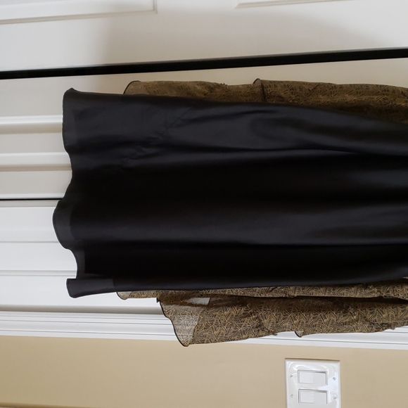 Dress - Picture 6 of 6